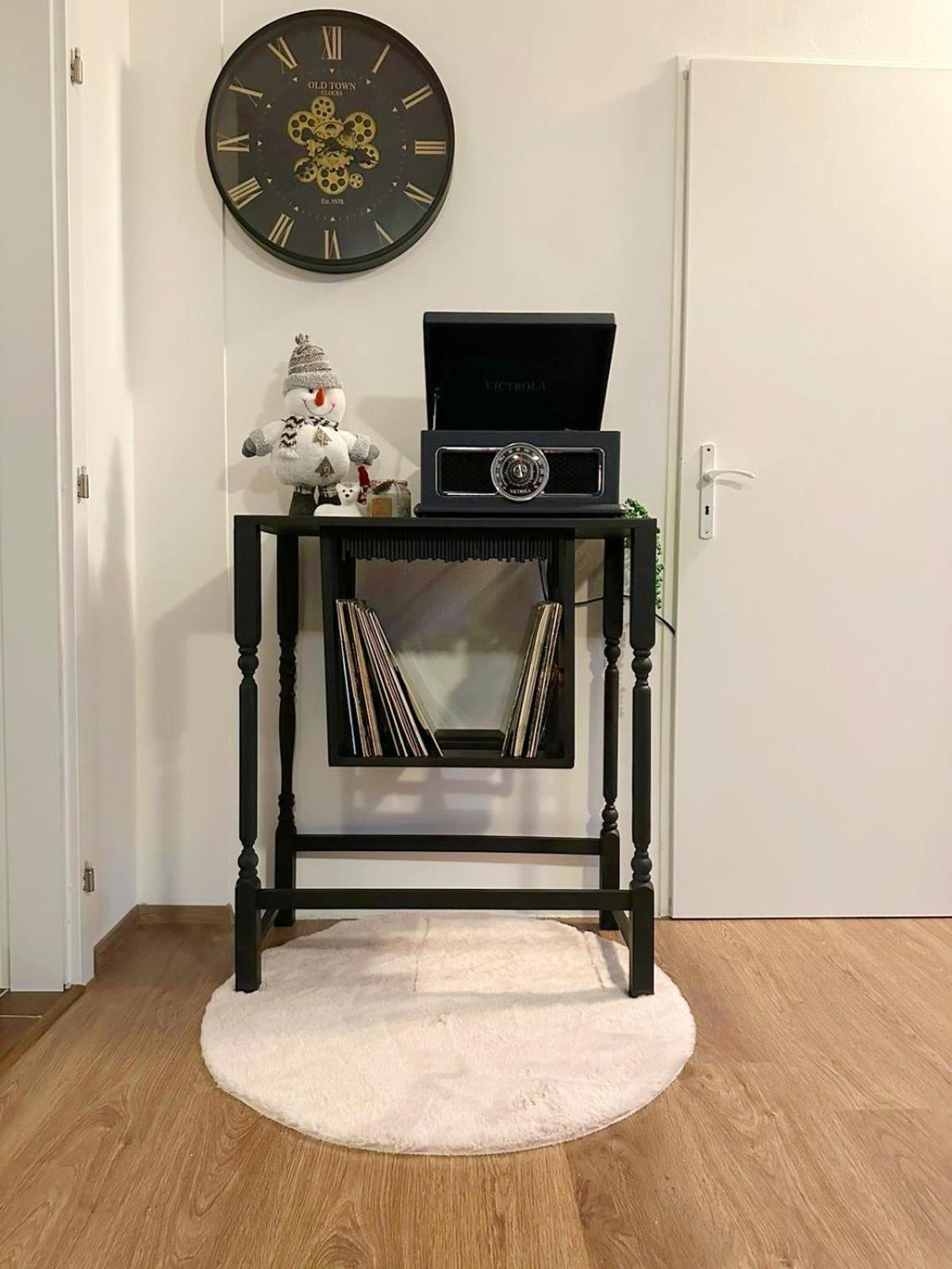 Spacious Flat & Parking Possibility, 3 Stops To Wenceslav Square Praha Bagian luar foto