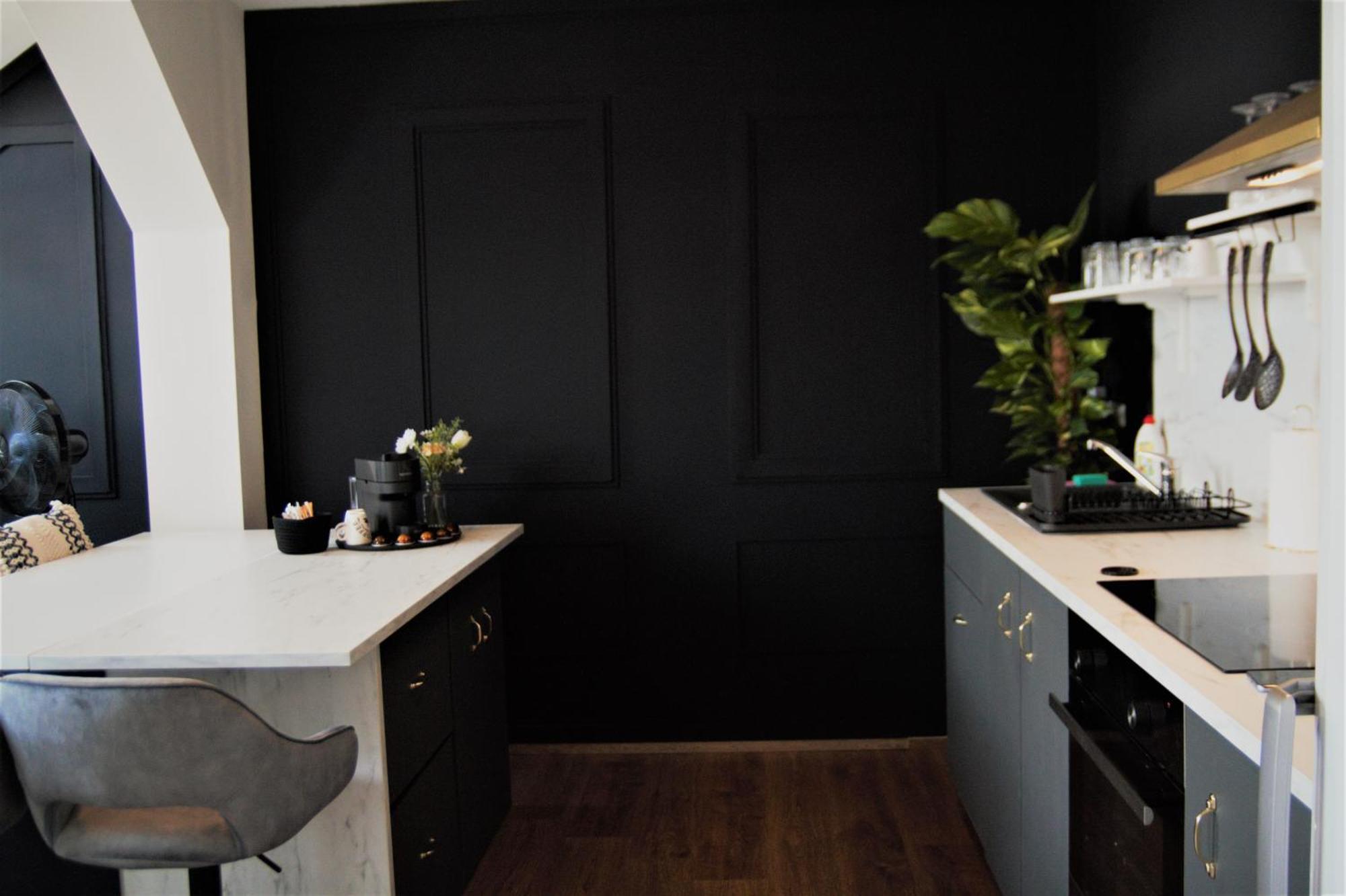 Spacious Flat & Parking Possibility, 3 Stops To Wenceslav Square Praha Bagian luar foto
